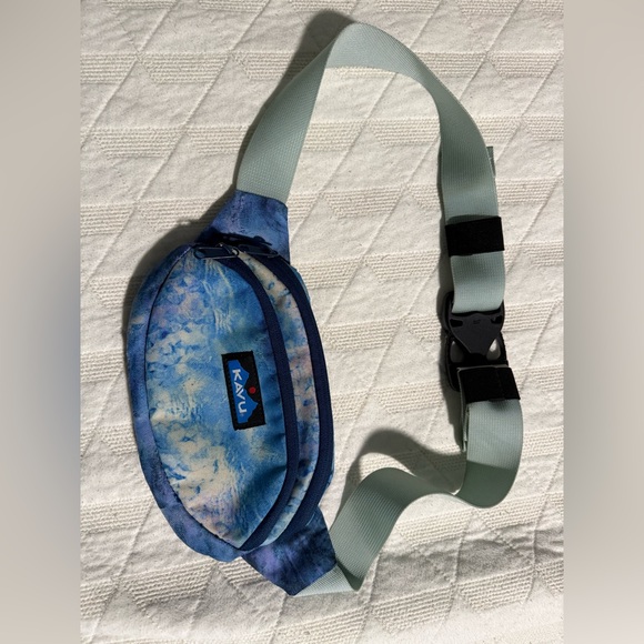 Kavu Handbags - Kavu Sky Blue Belt Bag - Brand New Condition
